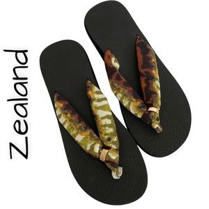 ZEALAND Flip Flops, Size 9, New without Box